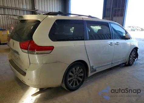 2012 Toyota Sienna Xle z USA, uszkodzony, nr VIN 5TDYK3DC1CS210577